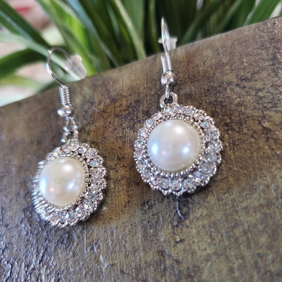 Silver Tone Faux Pearl & Rhinestones Earrings 💥3 for $12💥 - Picture 4 of 13